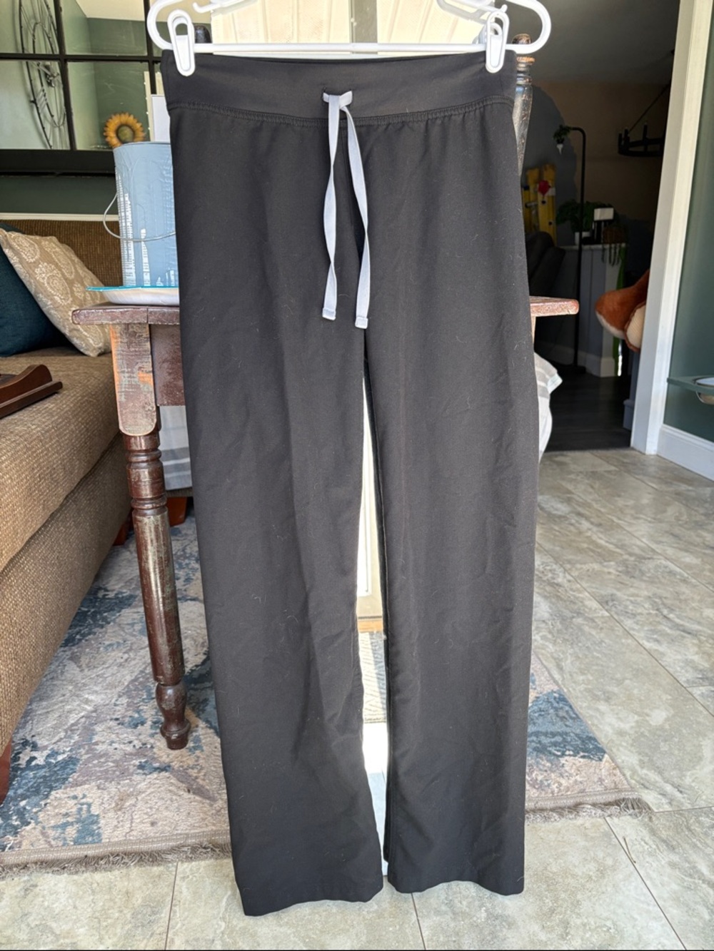 Scrubs: Women’s Low-Rise Black Drawstring Pants; back pockets only